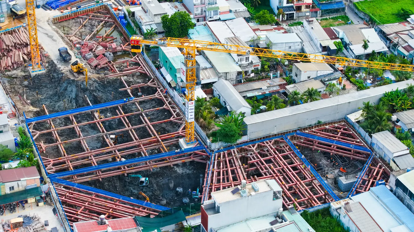 Tiến độ xây dựng A&T Saigon Riverside tháng 5/2026: phần ngầm đang vào guồng, người mua nên kiểm tra gì?