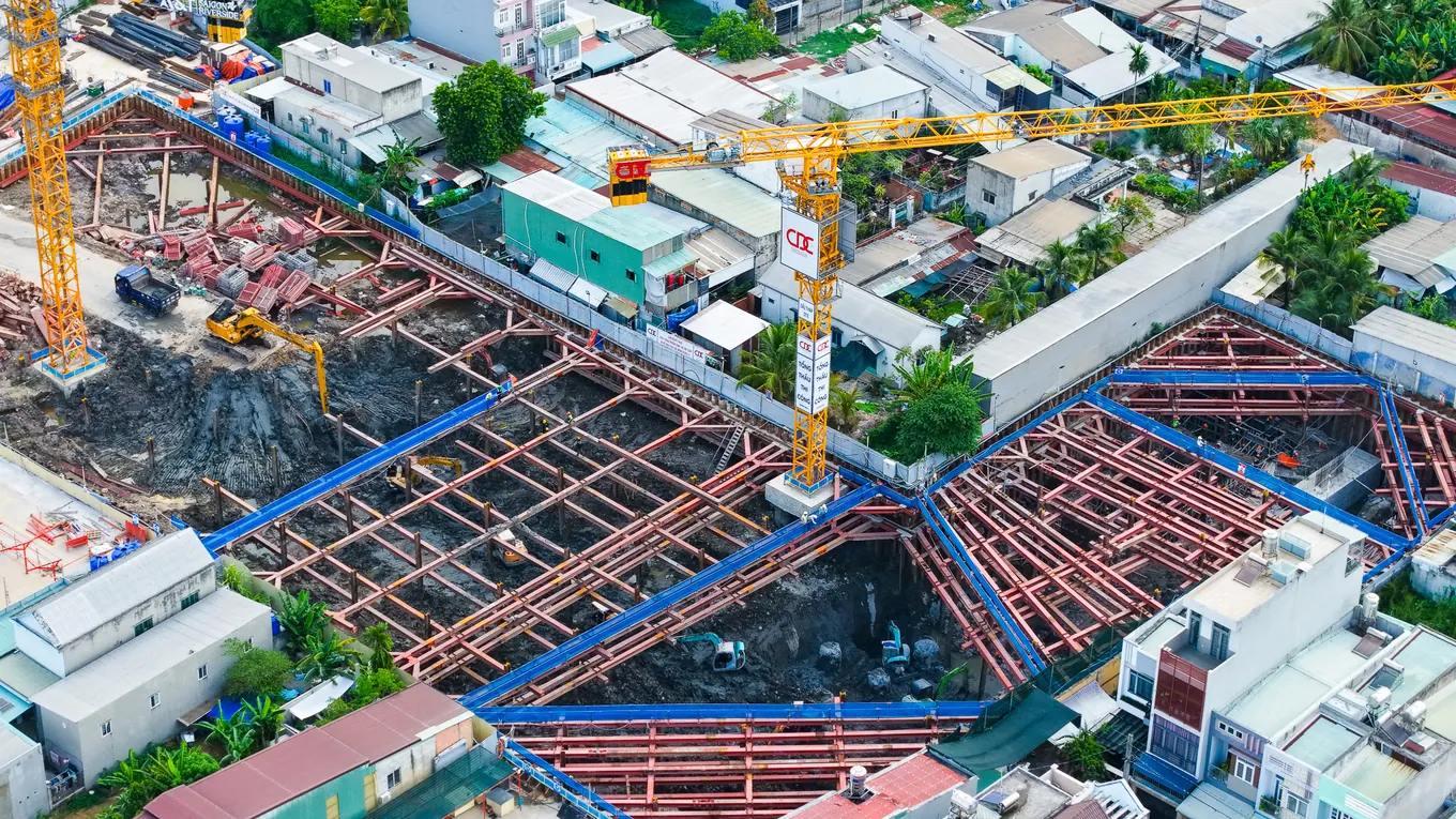 Công trường A&T Saigon Riverside đang thi công phần hầm và hệ chống văng
